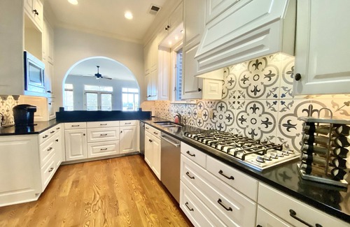 Downtown Memphis House | Memphis Dream House - 6 bedrooms - ON THE RIVER - Pool + Elevator + Gym + VIEWS