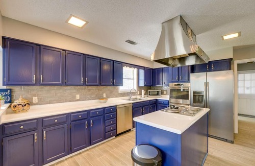 Capleville House | Memphis Vacation Rental Getaway with Large Deck