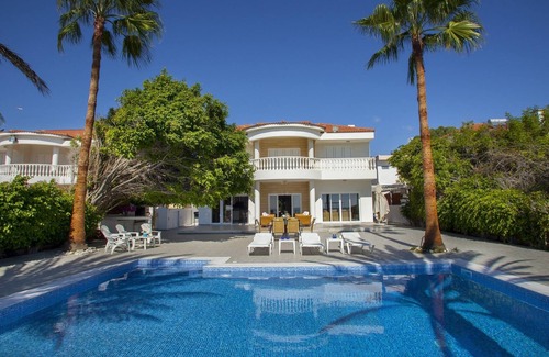 Larnaca Villa | Meneou Beachfront Villa Sunset