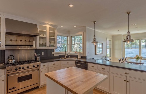 Canandaigua House | Menteth Landing: Luxury Lakeside Rental