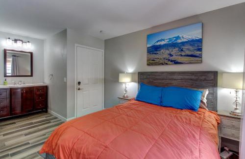 Mercer Island House | Mercer Island- Mt Saint Helens Room