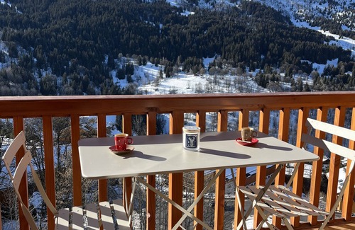 Meribel Apartment | Méribel Center flat 4 persons. Panoramic view. Close to the slopes.