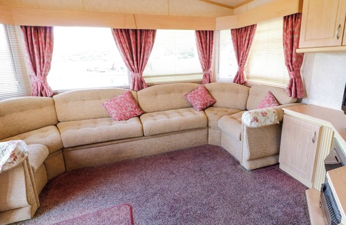 Limavady Cottage | MERIC STONE HOLIDAY LETS CARAVAN 2, family friendly in Castlerock