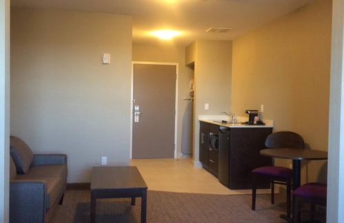 County of Vermilion River Hotel | Meridian Inn & Suites Lloydminster