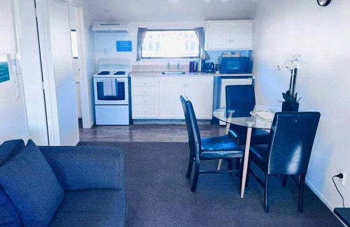 Merivale Apartment | Merivale Court One Bedroom Apartment-Unit 8