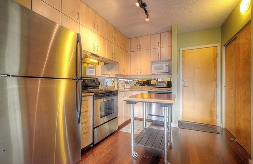 Downtown Victoria Condo | Mermaid Retreat