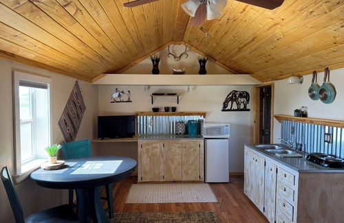Cortez Cabin | Mesa Verde Cabin II - Sweeping Views of Mesa Verde only 10 miles out!