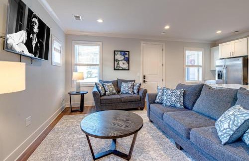 Melrose House | Mesmerize Melrose - 5 Mins to Broadway - Rooftop Deck