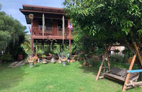 Khai Bang Rachan Villa | Metha Country View Homestay Singburi