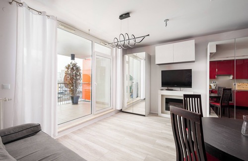 Bielany Apartment | Metro Wawrzyszew 2-Bedroom Apartment