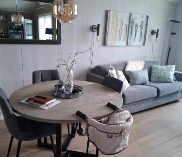 Lenvik House | Mettes holiday home