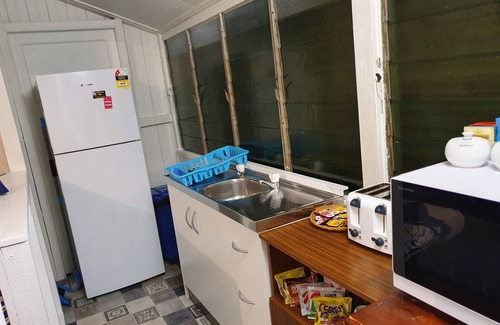 Mount Morgan Cabin | Meyenburg Unit 4, 1 Double Beds, 1 Single 3 pax