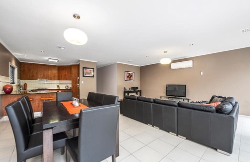 Mount Gambier House | Mg Delux Apartment