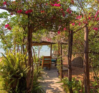 Cape Maclear Cabin | Mgoza Lodge