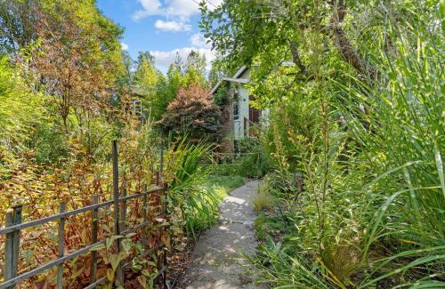 Guerneville House | Mi Corazon Hot Tub Walk to River Yoga Studio