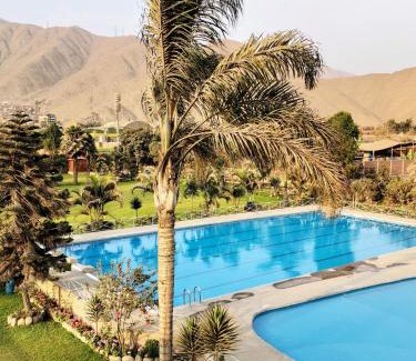 Lurigancho Hotel | Mi Pequeño Club (Country Club)