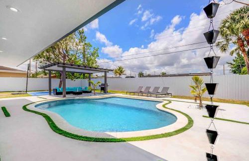 Ludlam House | Miami Bliss - Blue Lagoon Haven L18