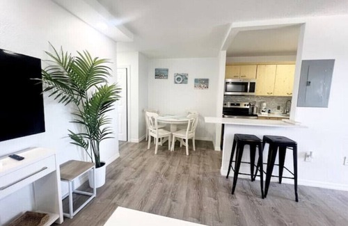 North Bay Village Apartment | Miami Views # 2nn