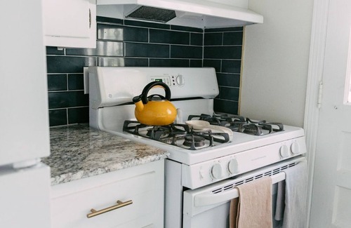East Memphis Condo | Michelle's Opalhouse Garden by Pettigrew Adventures