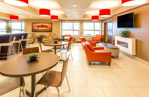 Whitecourt Hotel | Microtel Inn & Suites by Wyndham Whitecourt