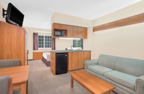Beckley Hotel | Microtel Inn & Suites by Wyndham Beckley East