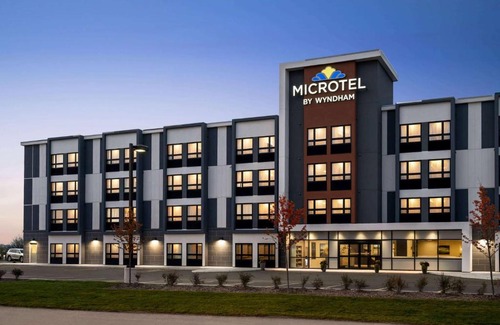 Aurora Hotel | Microtel Inn & Suites by Wyndham Aurora