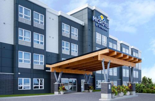 Kanata Lakes - Marchwood Lakeside - Morgan's Grant - Kanata Hotel | Microtel Inn & Suites by Wyndham Kanata Ottawa West