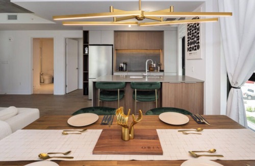 Brossard Condo | Mid-century getaway