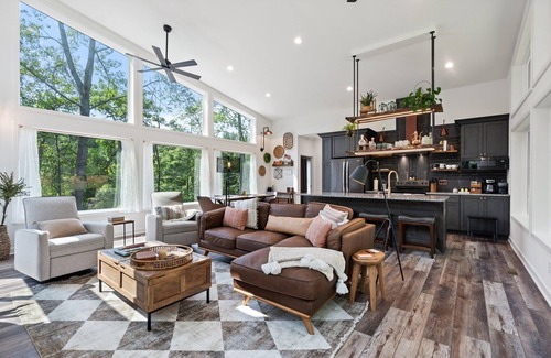 Oakpark House | Mid-Century Modern Woodland Retreat with Hot Tub, Cold Water Plunge, & Fire Pit!