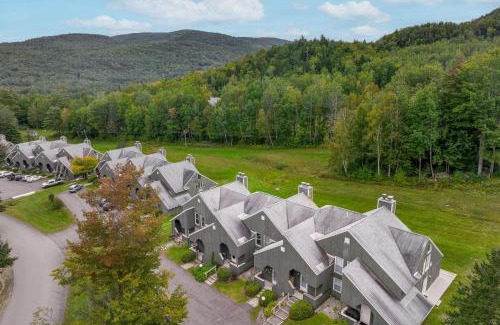 Plymouth Apartment | Mid-Century Tenney Mountain Condo Near Hiking