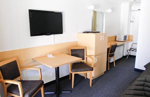 Queanbeyan Hotel | Mid City Motor Inn