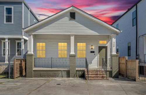 Treme House | Mid-city Oasis Private Fire Pit Retreat