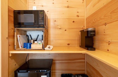 Sandy Point Cabin | Mid-Coast Maine: Cozy Cabin Retreat close to the beach w/Sauna -Cabin #1 Balsam