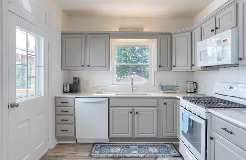 Hummelstown House | Mid term rental - Ideal Stay for professional travelers - Cozy Townhouse