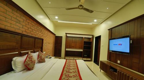 Mount Abu Hotel | Mid Town Inn Mount Abu