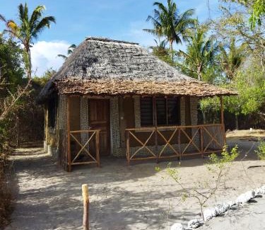 Gede Bed & Breakfast | Mida Creek Eco Camp 1