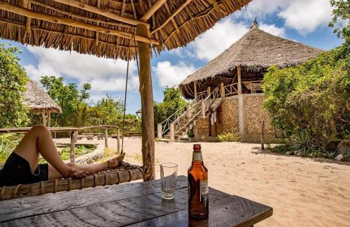Gede Bed & Breakfast | Mida Creek Eco Camp - relax in cosy cottage