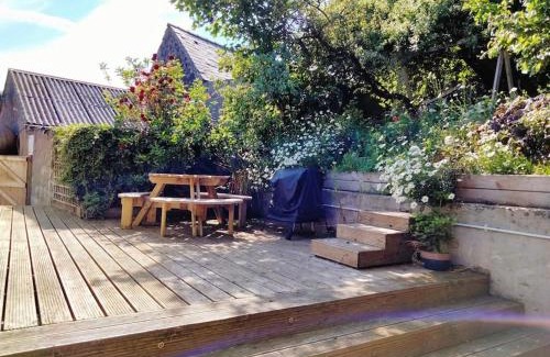 Lisnagunogue House | Midden Manor: Farm stay in rural County Antrim.