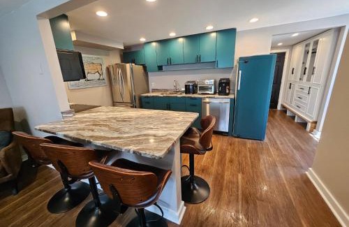 Newport East Apartment | Middletown Modern Townhouse