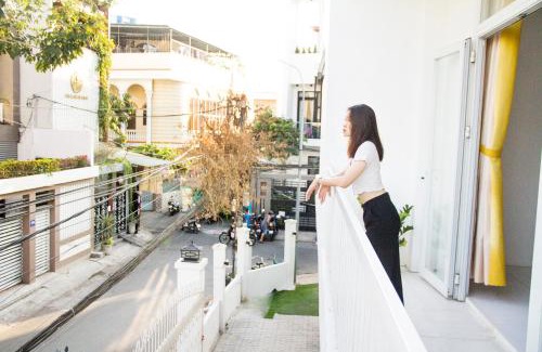 Ninh Kieu Hotel | MIDMOST Villa Hotel