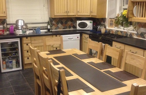 Midsomer Norton House | Midsomer Manor Near Bath - Hot Tub & Lodge