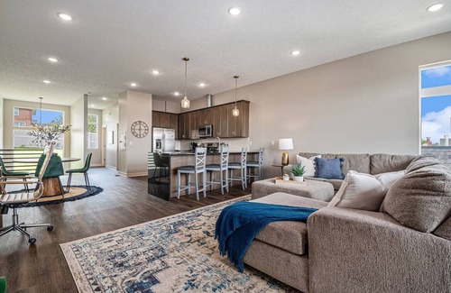 Omaha House | Midtown Luxury near UNMC