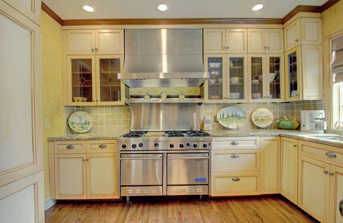Maple Ridge House | Midtown Mediterranean Oasis
