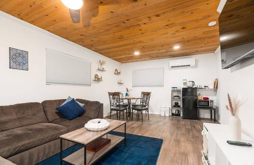Old Southwest House | Midtown Reno 1br W/share Hot Tub & Backyard