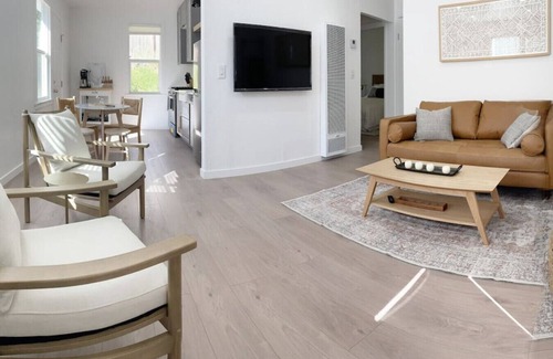 Benicia House | Midway Napa and SF - 5G Wi-Fi & private yard