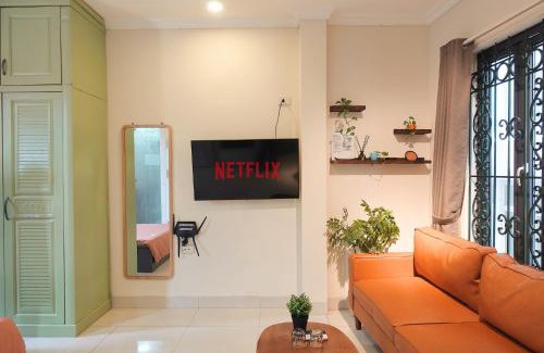 Hanoi Backpacker Quarter Apartment | Migo Housing - Hanoi Beer Street - Lift and Spacious - Ensuite Kitchen - Ensuite Bathroom