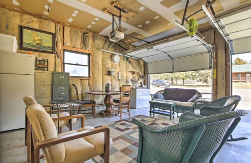 Milford Cottage | Milford Lake Vacation Rental: Walk to Beach!
