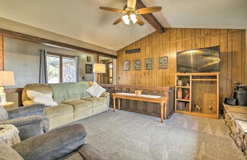 Milford House | Milford Lake Vacation Rental Walk to Beach!