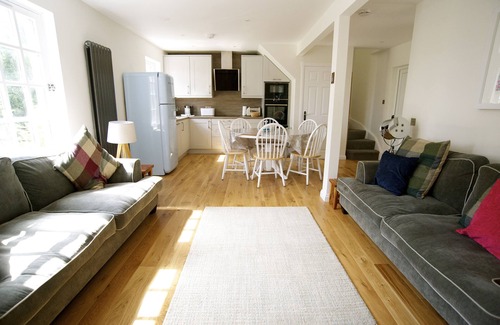 Lower Largo House | Mill Cottage, waterside, in the heart of Lower Largo & fully renovated