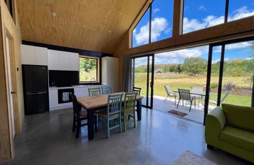 Lake Hayes Ski Chalet | Mill Creek Cottage